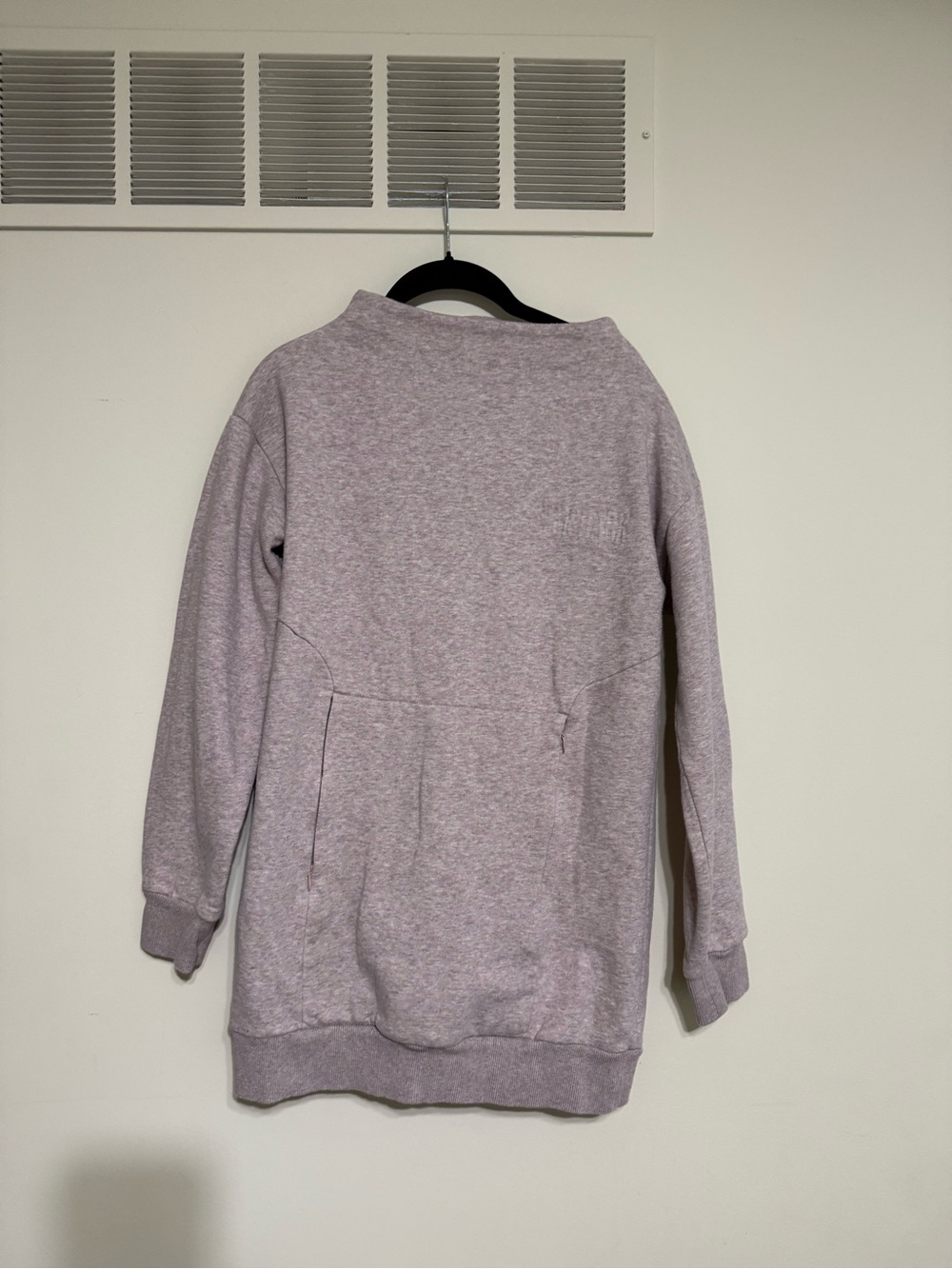 Gymshark Mock Neck Long
Pullover Sweater- small